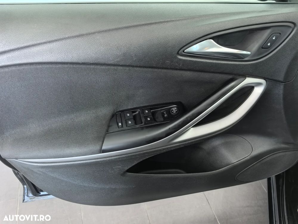 Opel Astra 1.2L Turbo Start/Stop Edition - 9