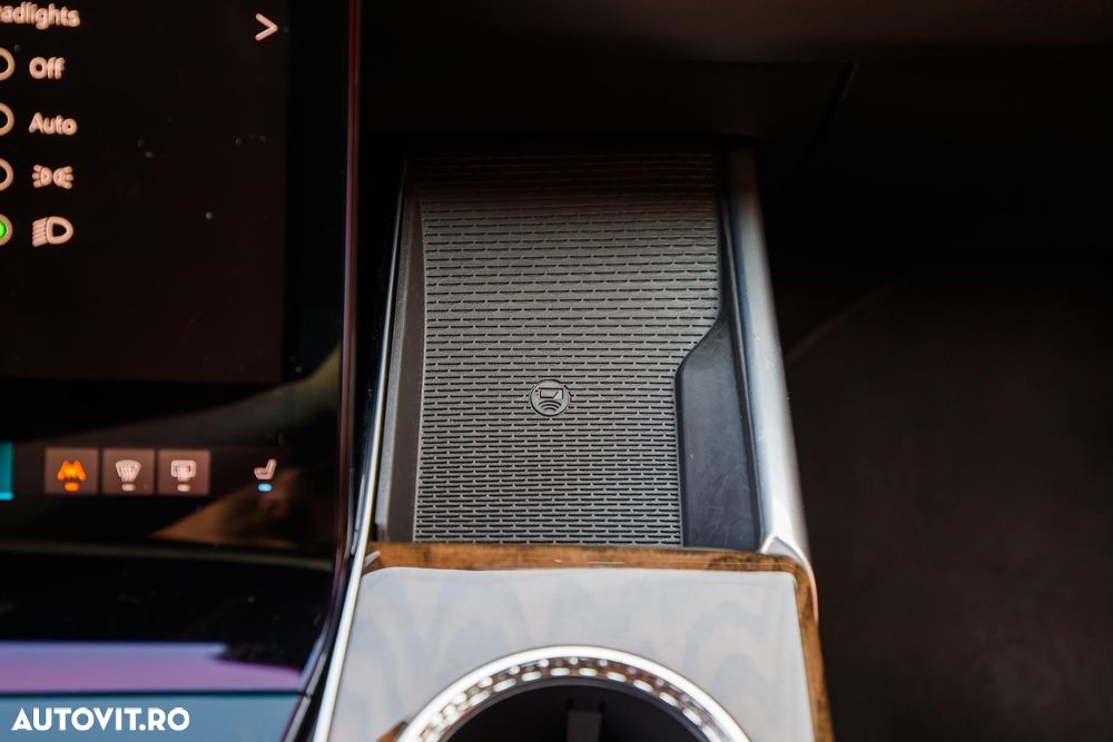 Cadillac Escalade - 27