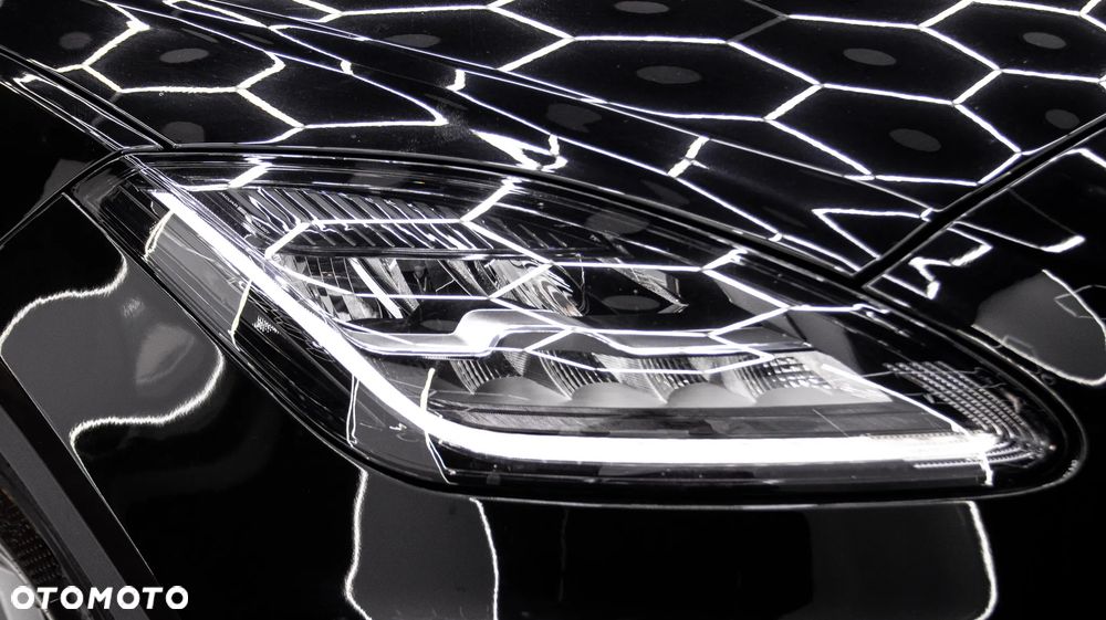 Jaguar E-Pace 2.0 i4D FWD R-Dynamic S - 11