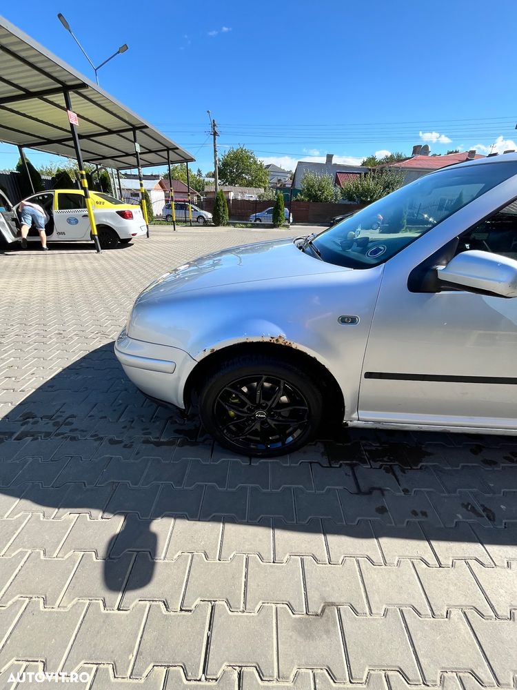 Volkswagen Golf 1.9TDI Highline - 6