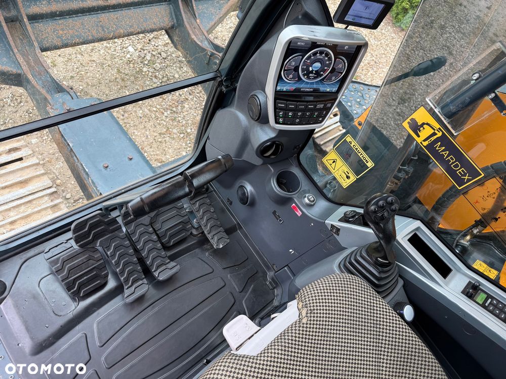 Hyundai HX 235 LCR - 35