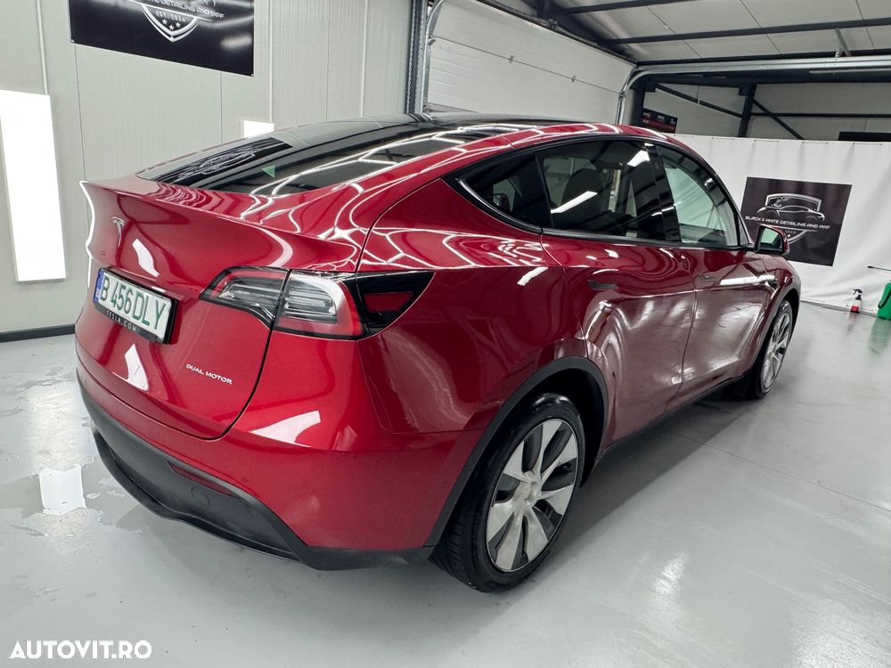 Tesla Model Y - 7