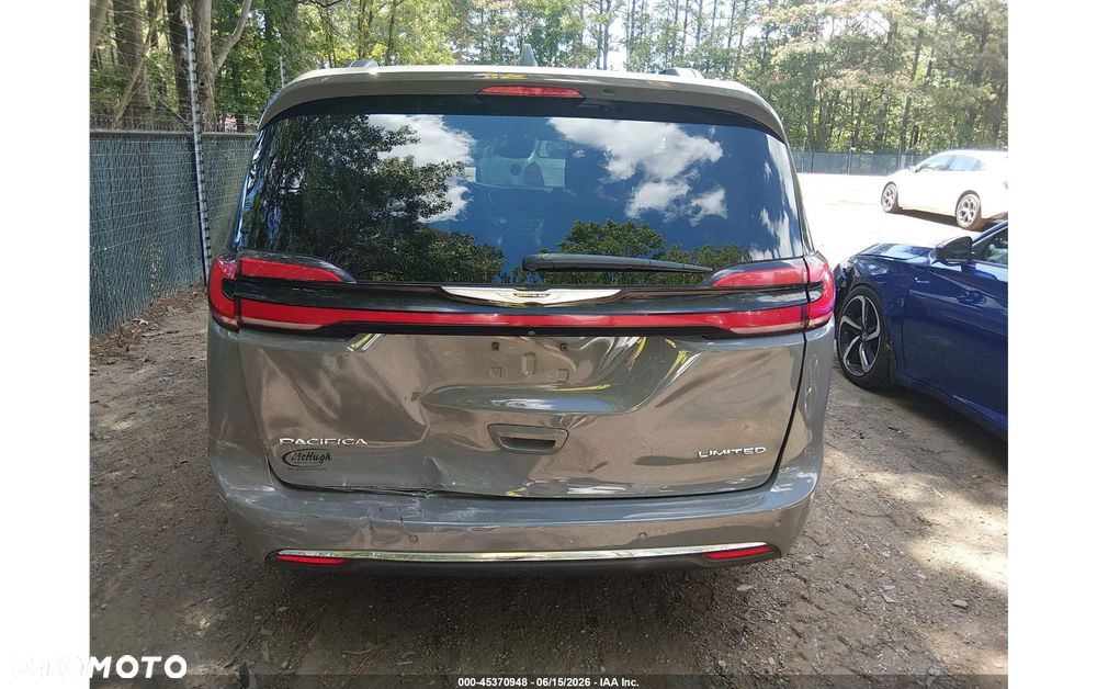 Chrysler Pacifica - 6