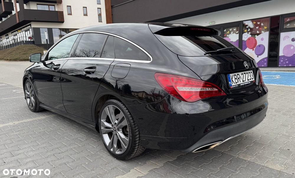 Mercedes-Benz CLA 180 7G-DCT AMG Line - 5