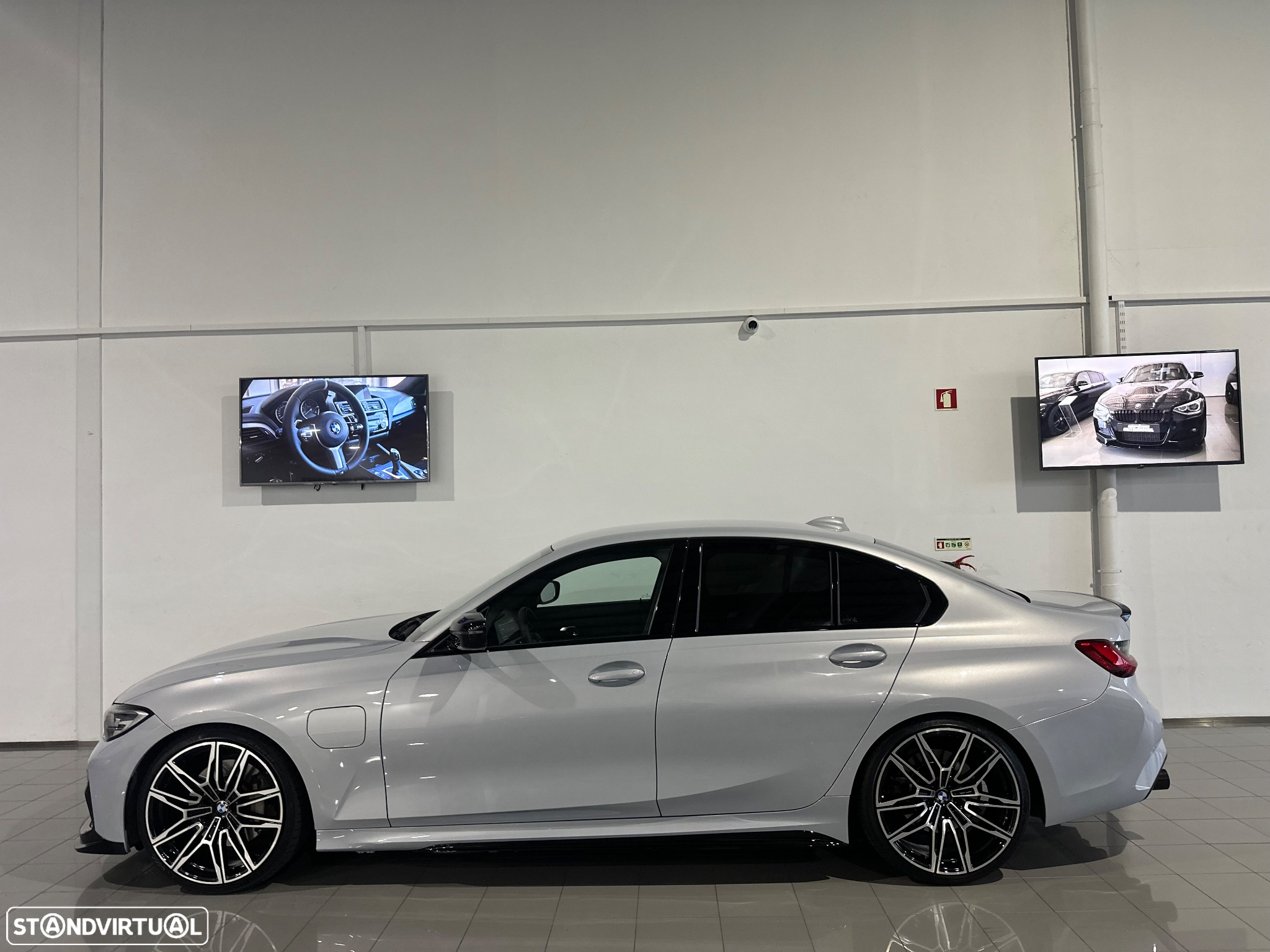BMW 330 e Auto - 43