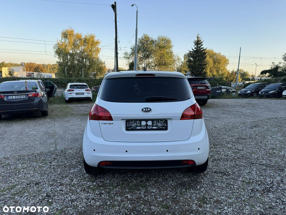 Kia Venga - 40