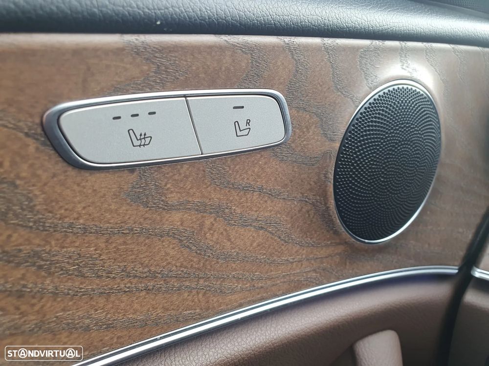 Mercedes-Benz E 300 - 4