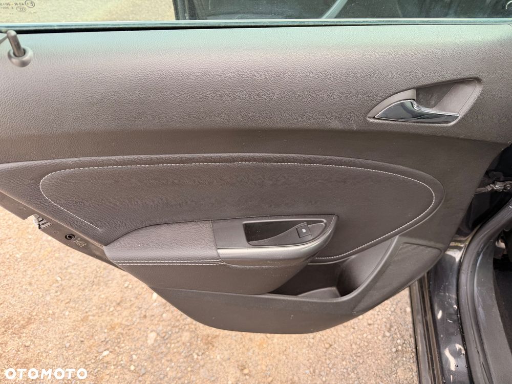 Opel Astra 1.4 Turbo Innovation - 25