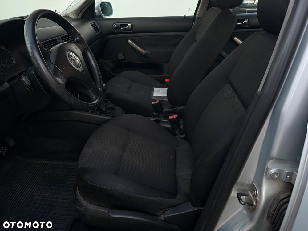 Volkswagen Bora 1.6 Basis - 9