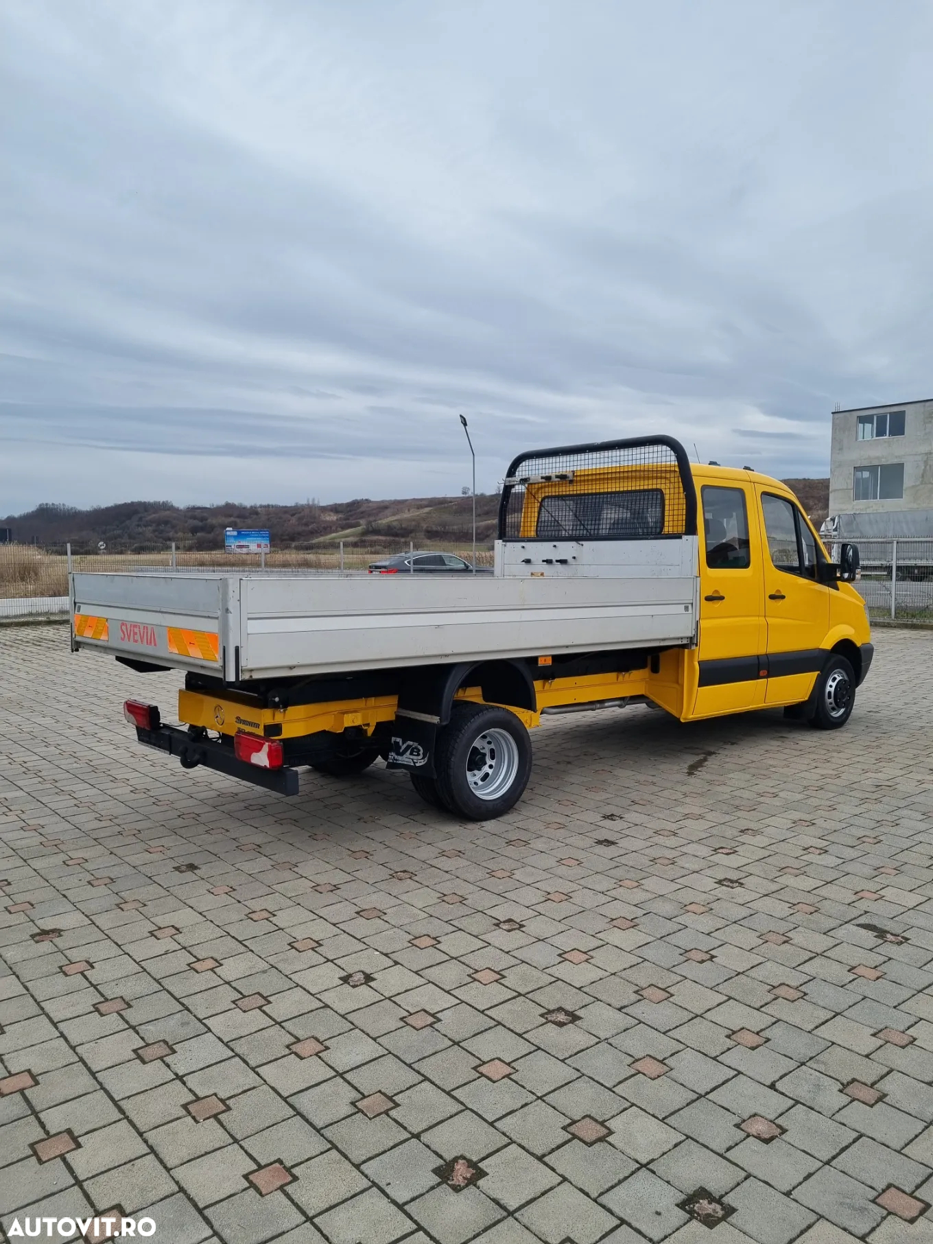 Mercedes-Benz Sprinter 513 CDI Basculabil Axă dublă Detarat la 3,5 Tone Cat. B Doka 6 Locuri + Ladă 4 Metri Basculabil Climă Cutie Automată - 8
