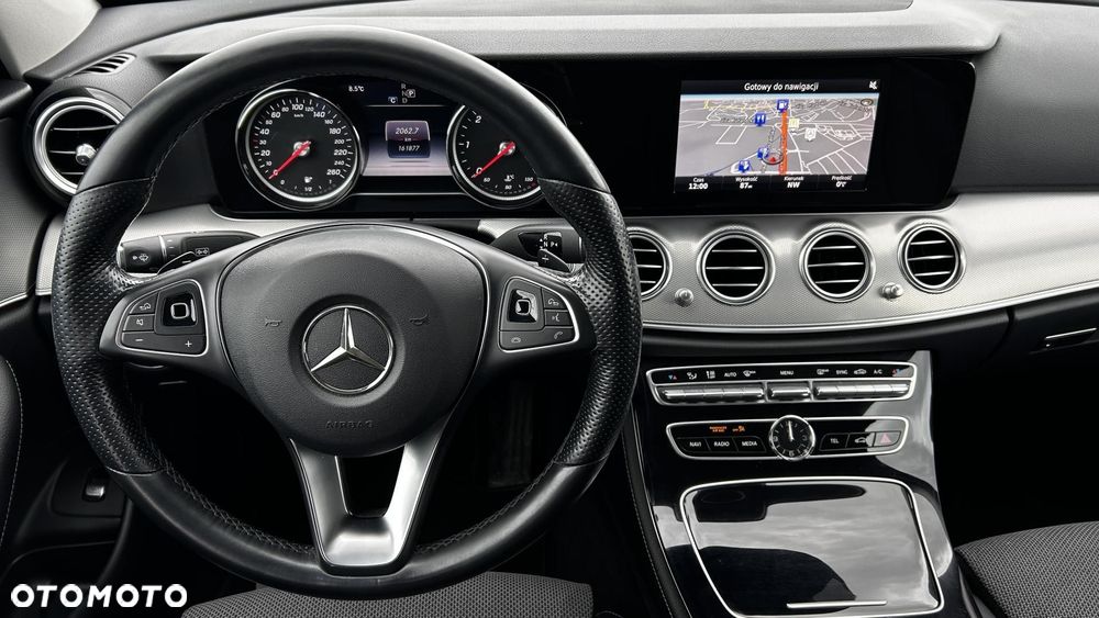 Mercedes-Benz Klasa E - 14