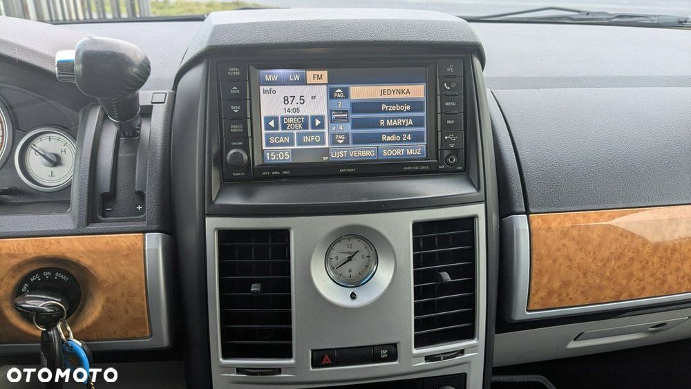 Chrysler Grand Voyager - 25