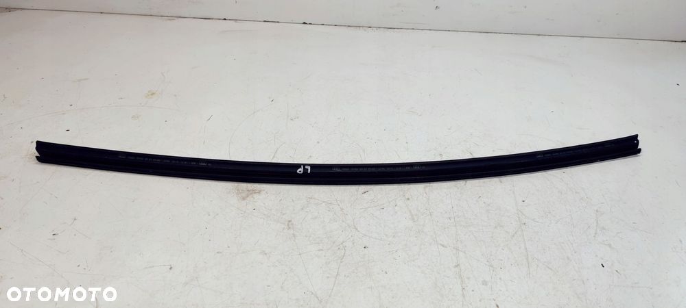 USZCZELKA DRZWI SZYBY LEWA PRAWA AUDI A3 8V3837479 - 1