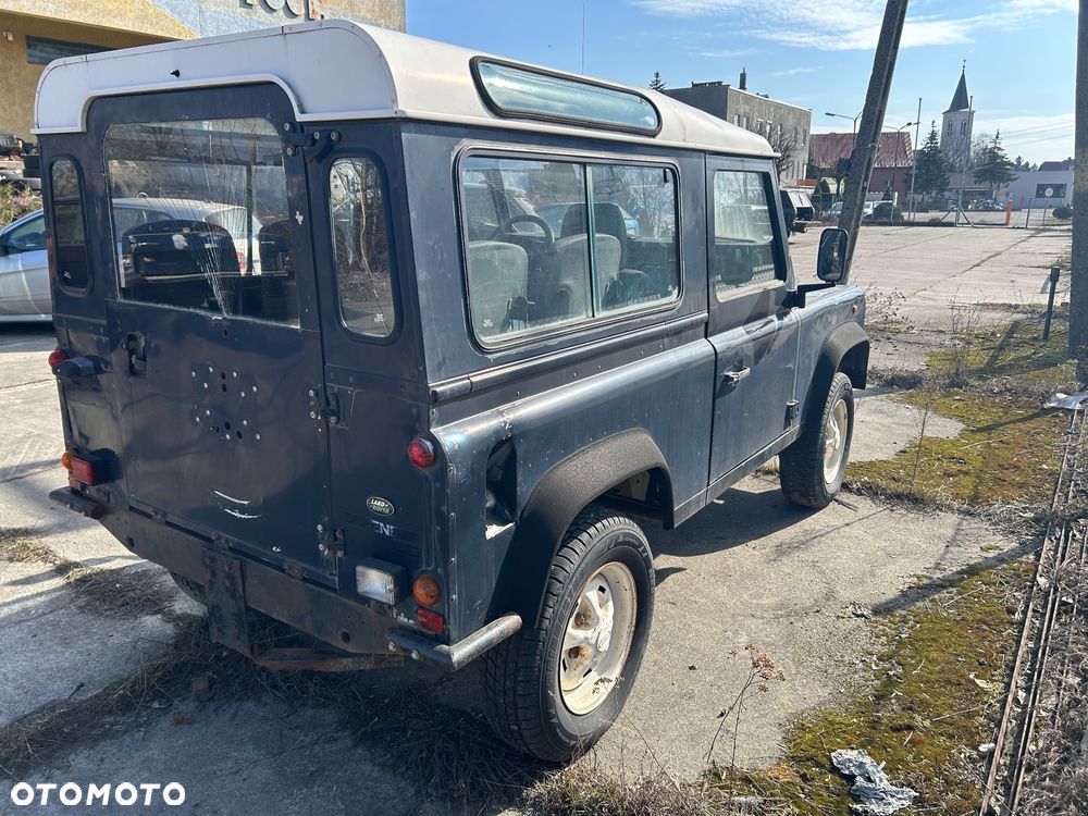 Land Rover Defender - 3