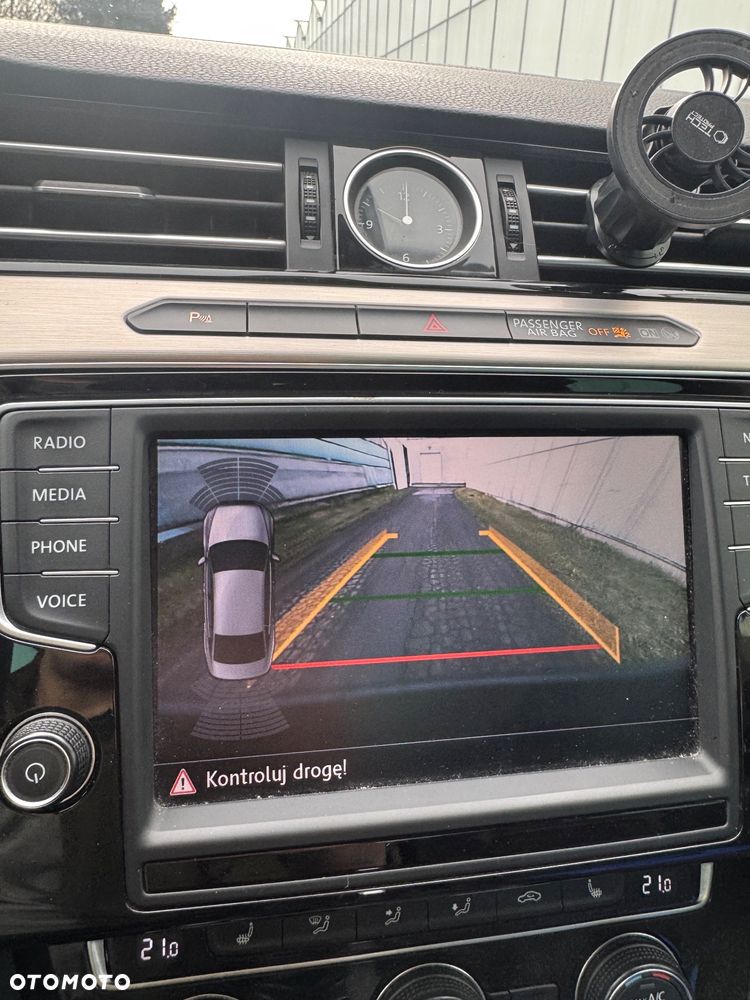 Volkswagen Passat - 34