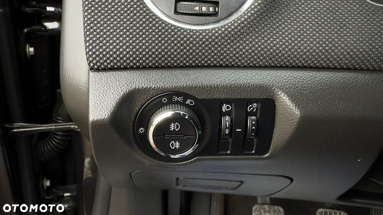 Chevrolet Cruze - 31