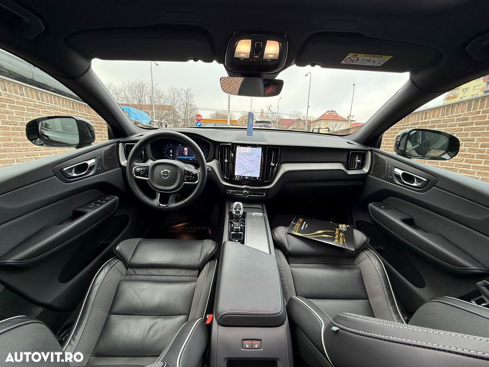 Volvo XC 60 B4 MHEV AT AWD Ultimate Dark - 25