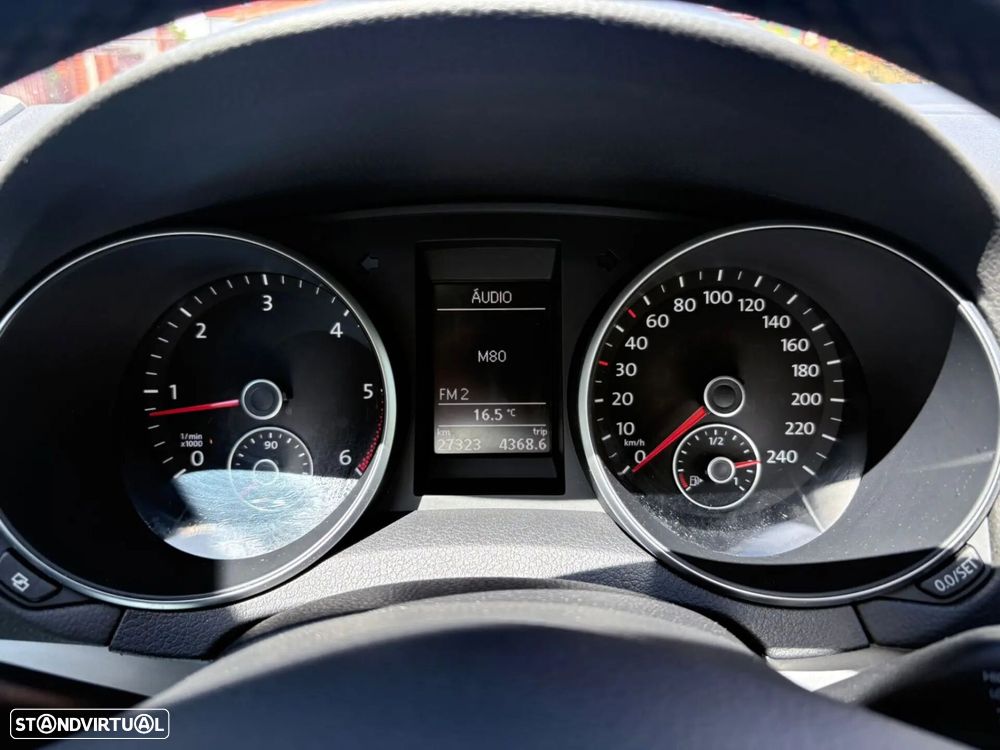 VW Golf 2.0 TDi Highline DSG - 41