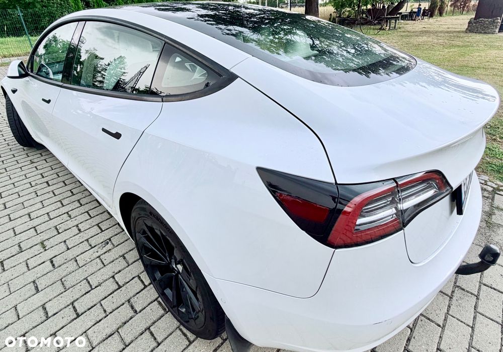 Tesla Model 3 - 5