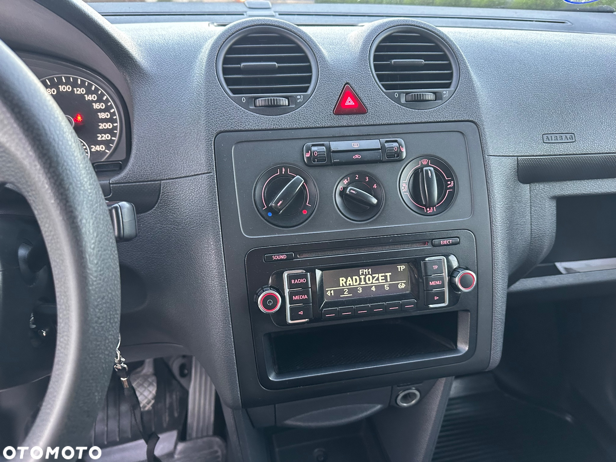 Volkswagen Caddy - 26