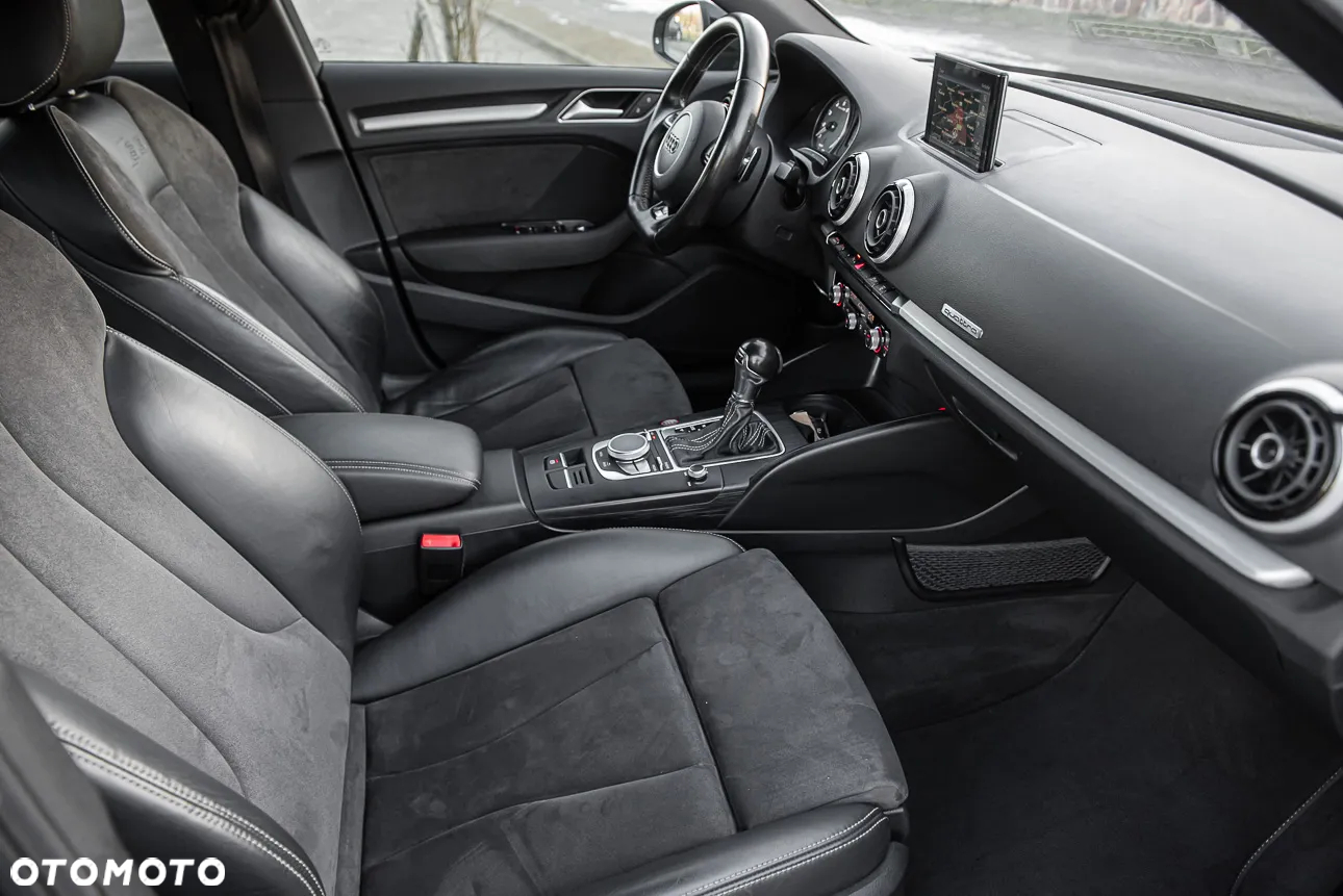 Audi S3 TFSI Sportback S tronic - 32