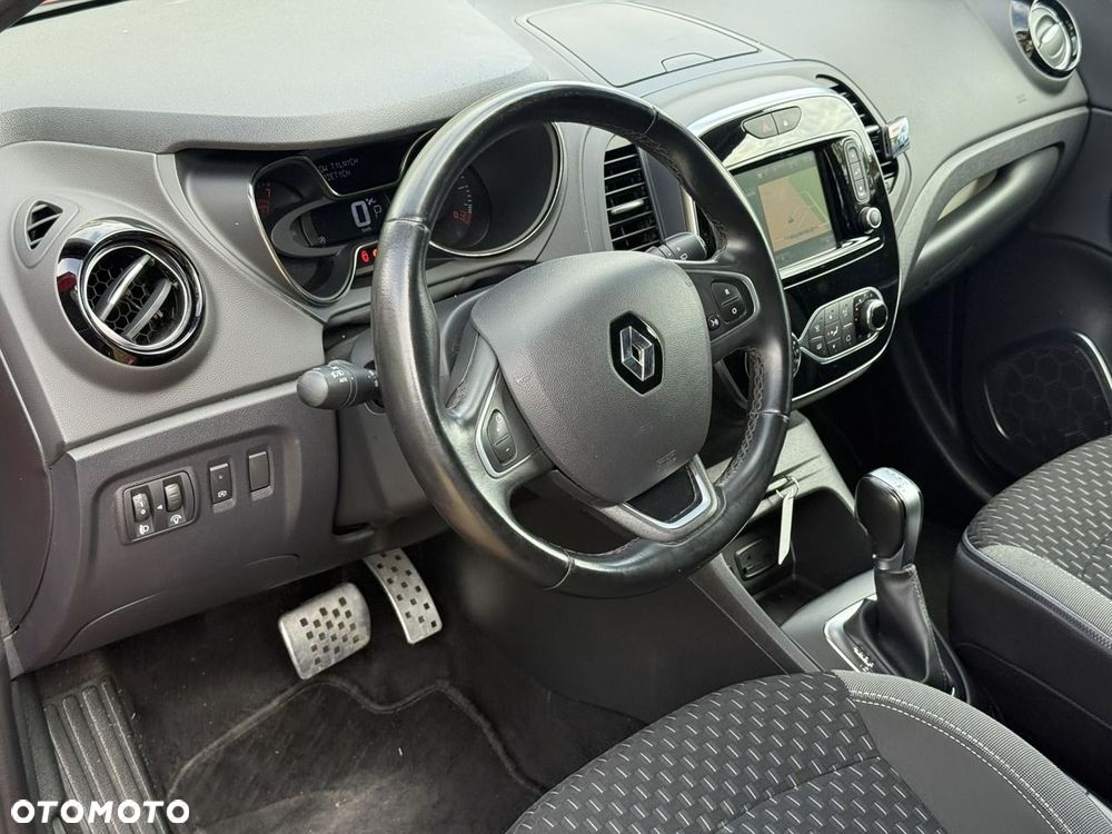 Renault Captur TCe 150 EDC GPF BOSE EDITION - 16
