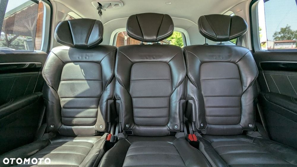 Renault Espace 1.6 dCi Energy Initiale Paris EDC 7os - 18