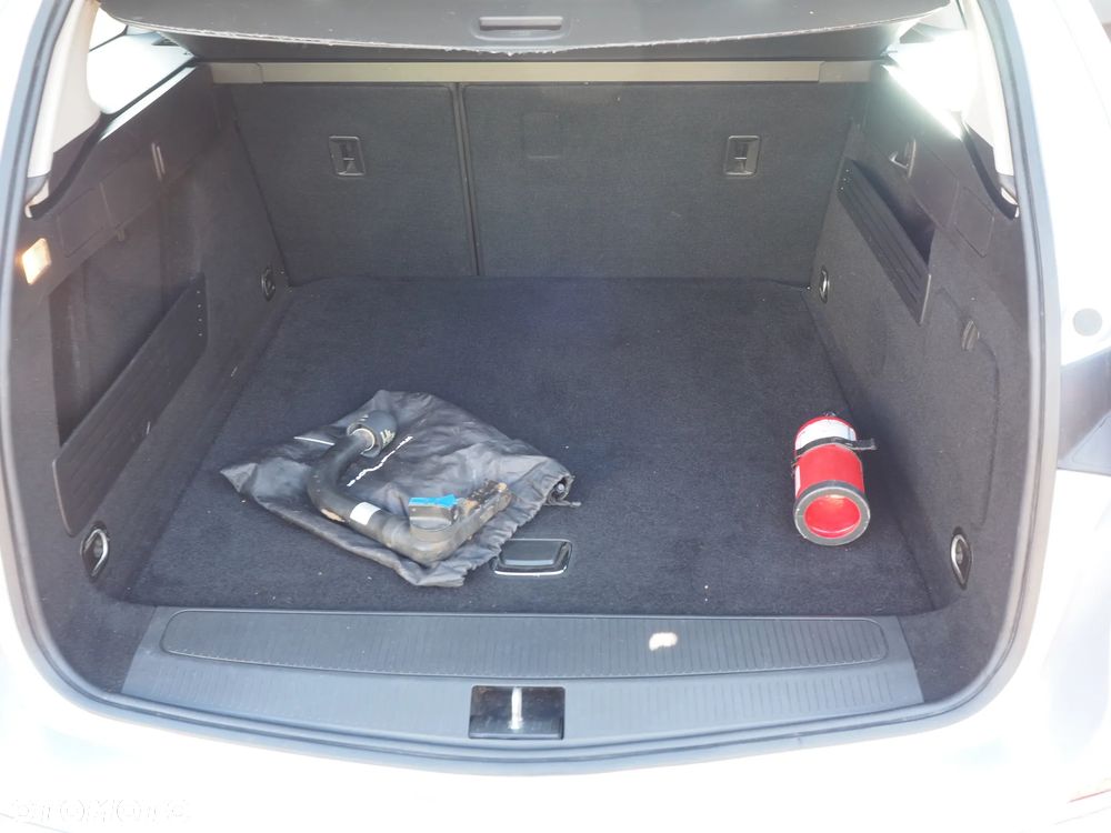 Opel Astra 1.4 T Sport - 11
