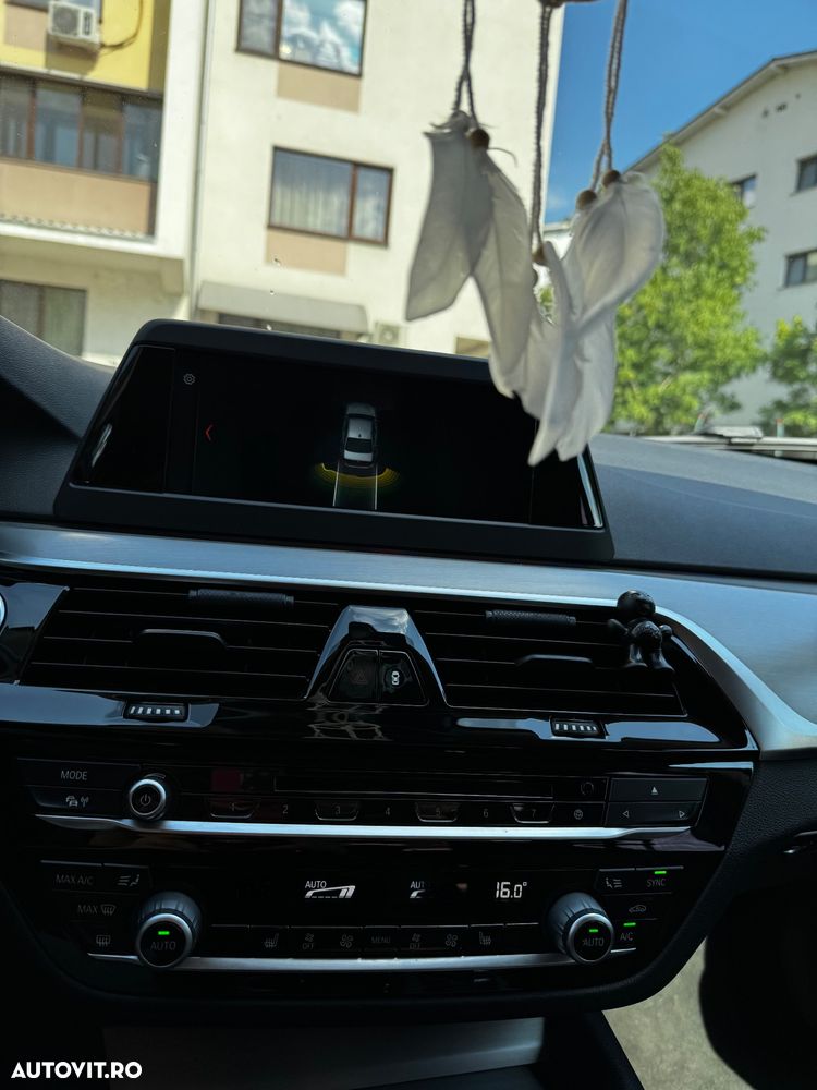 BMW Seria 5 520d xDrive Aut. - 12