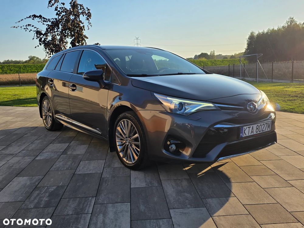 Toyota Avensis - 16