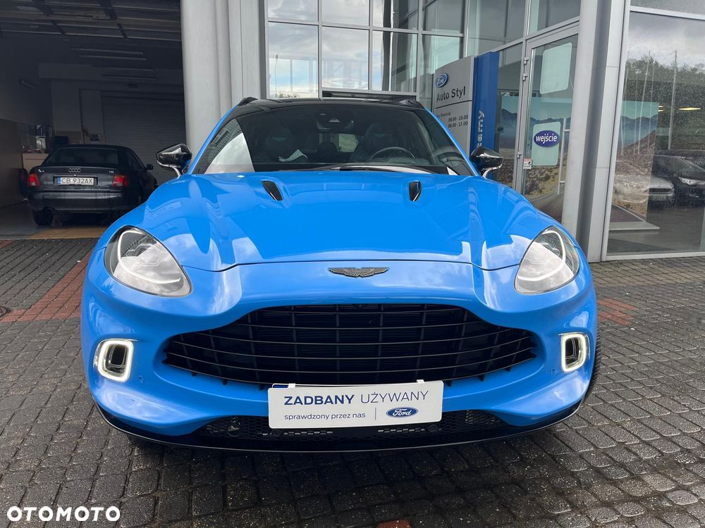 Aston Martin DBX - 3