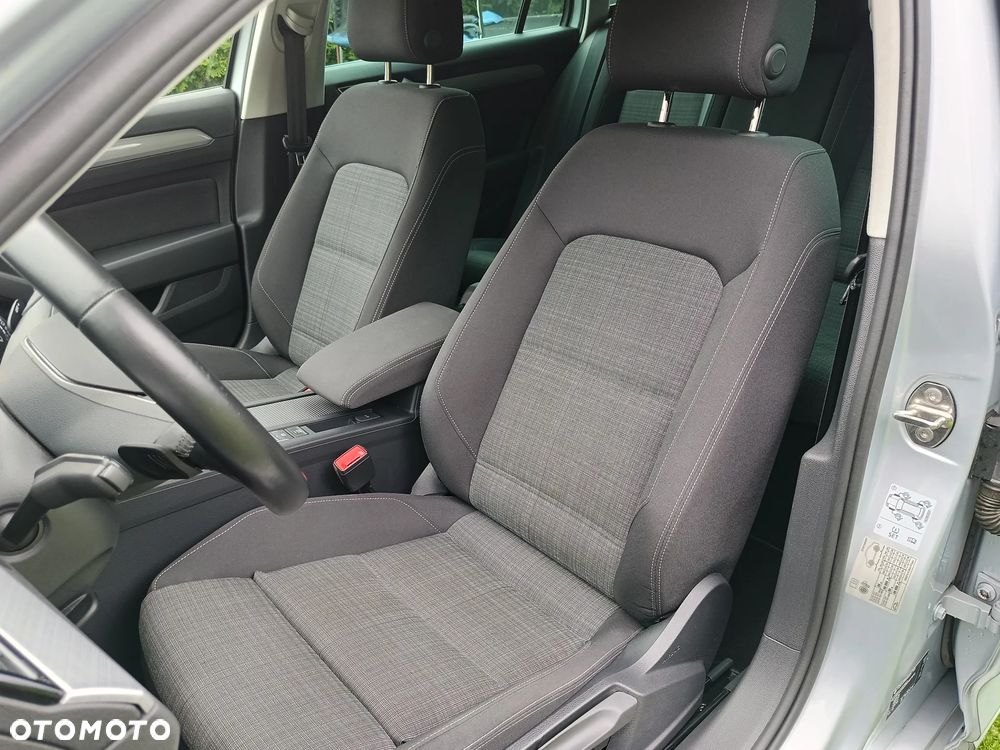 Volkswagen Passat 2.0 TDI SCR Comfortline DSG - 16