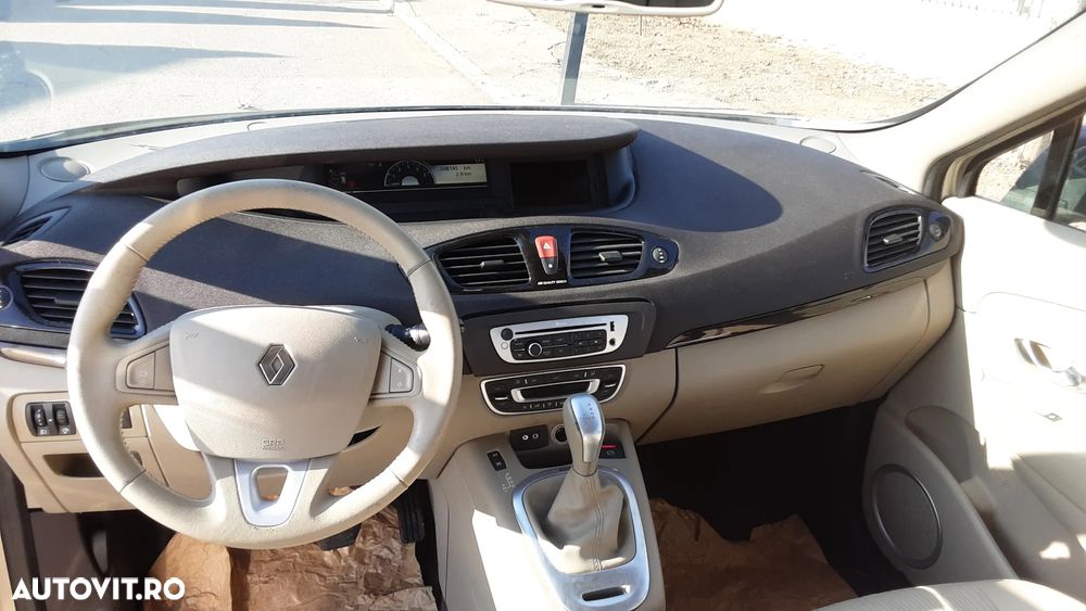 Renault Scenic - 10