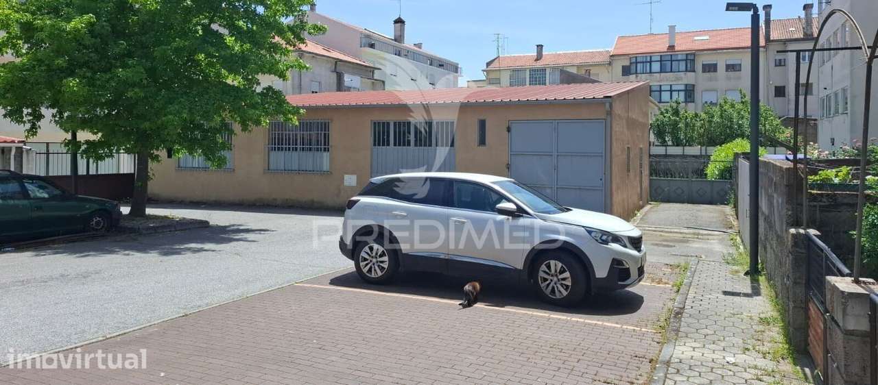 Armazém, estacionamento coberto na Guarda. - Grande imagem: 2/11