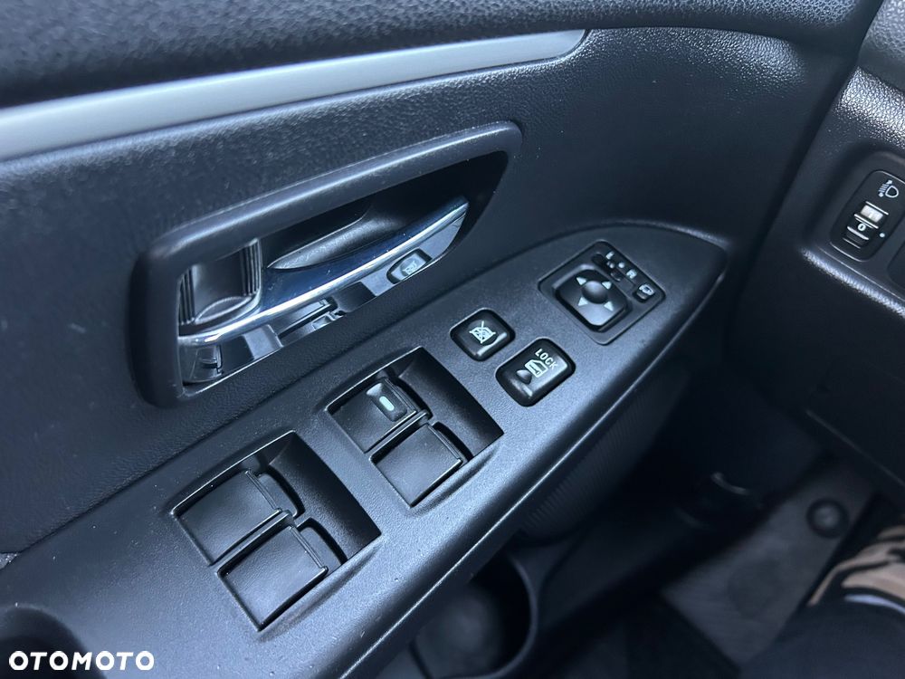 Mitsubishi ASX - 16