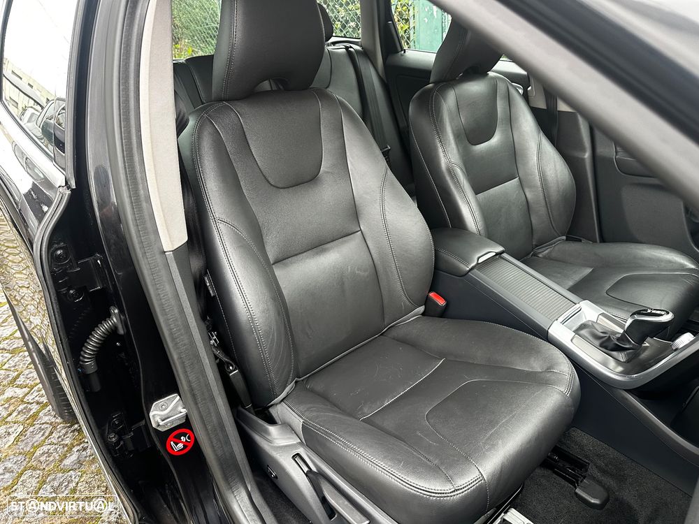 Volvo XC 60 D3 Geartronic Summum - 26