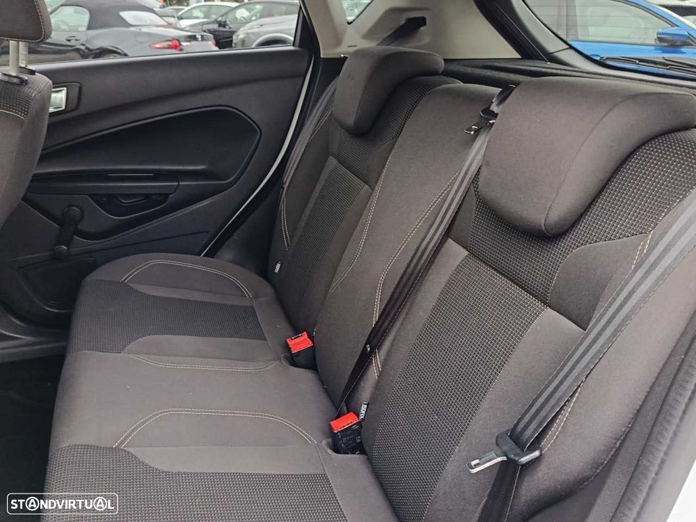 Ford Fiesta 1.5 TDCi Titanium - 11