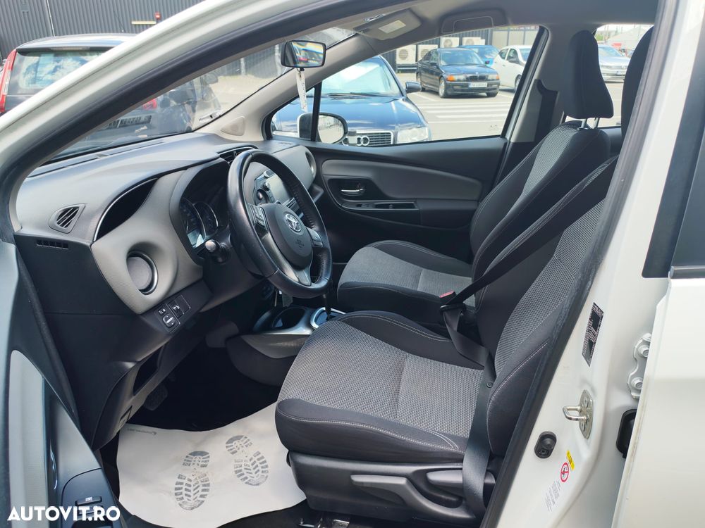 Toyota Yaris 1.5 VVT-i HSD Luna - 8