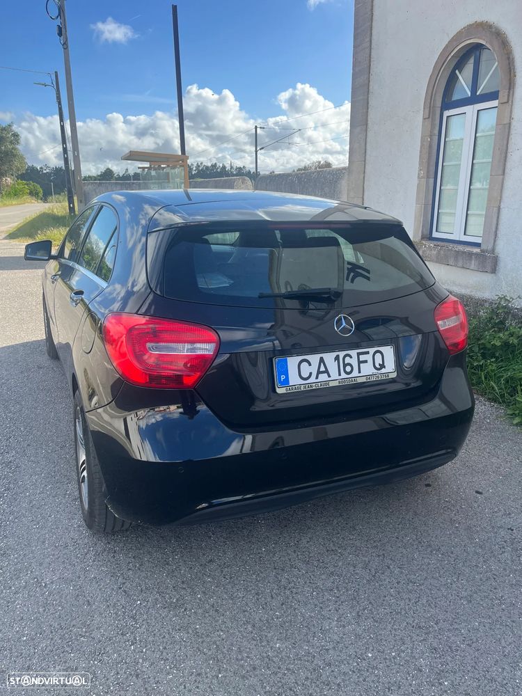Mercedes-Benz A 180 CDI (BlueEFFICIENCY) Urban - 2