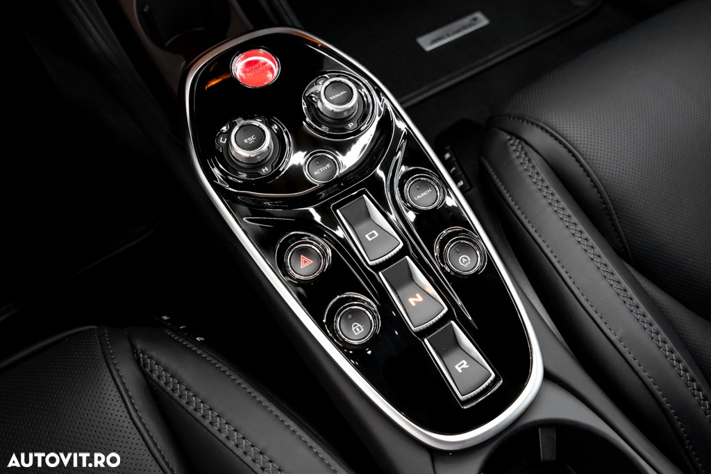 McLaren GT - 34