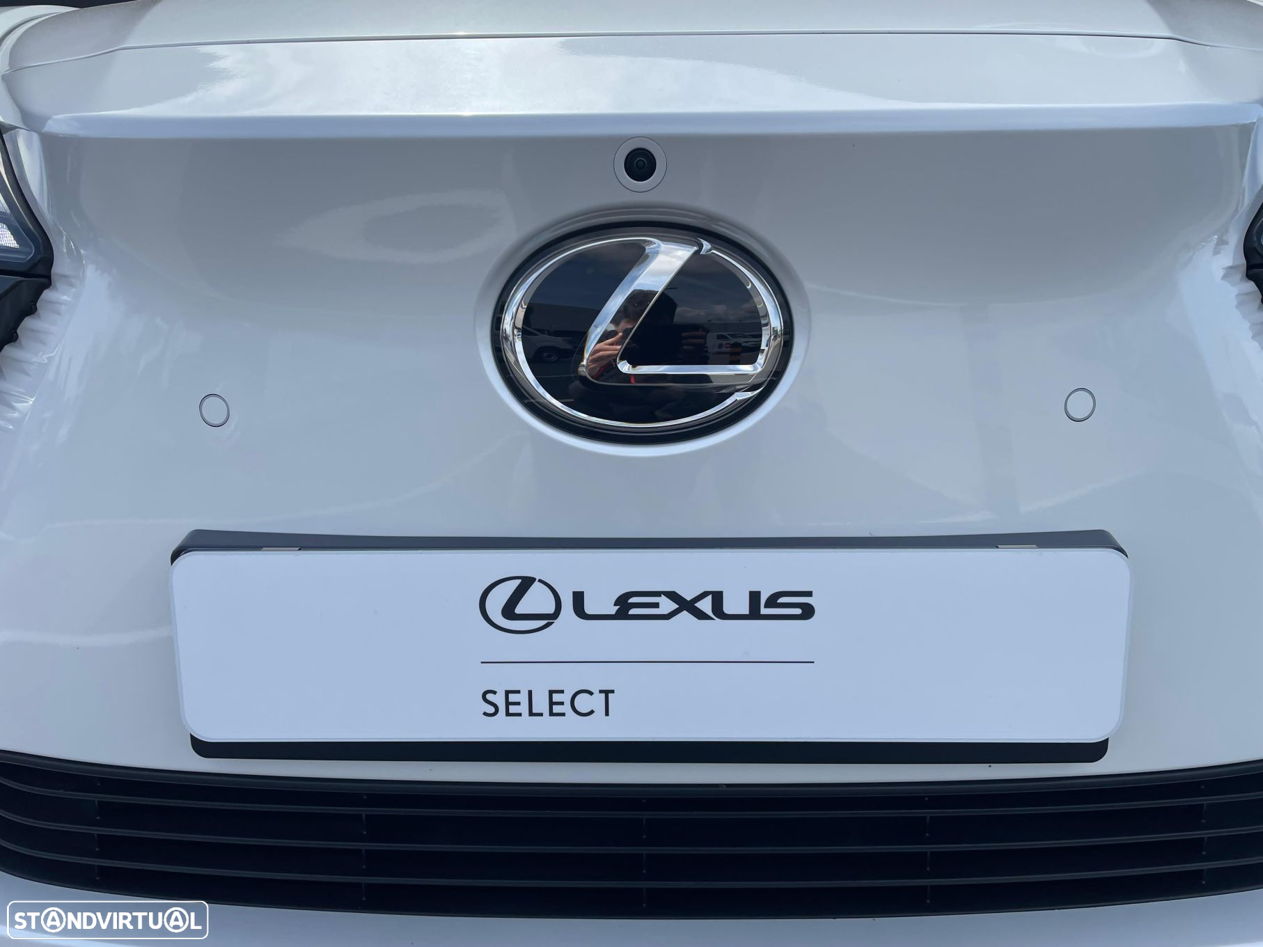 Lexus RZ 450e Executive Plus - 9