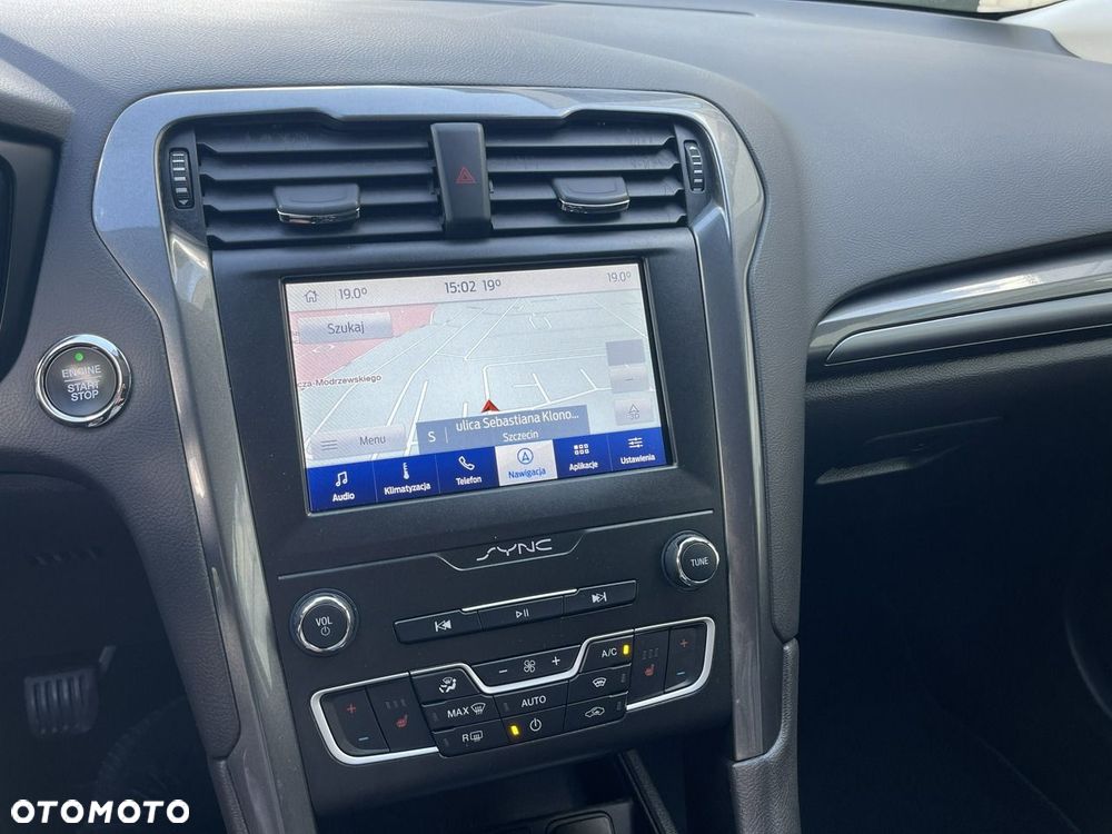 Ford Mondeo - 38