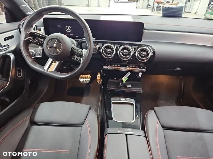 Mercedes-Benz CLA 200 7G-DCT - 12