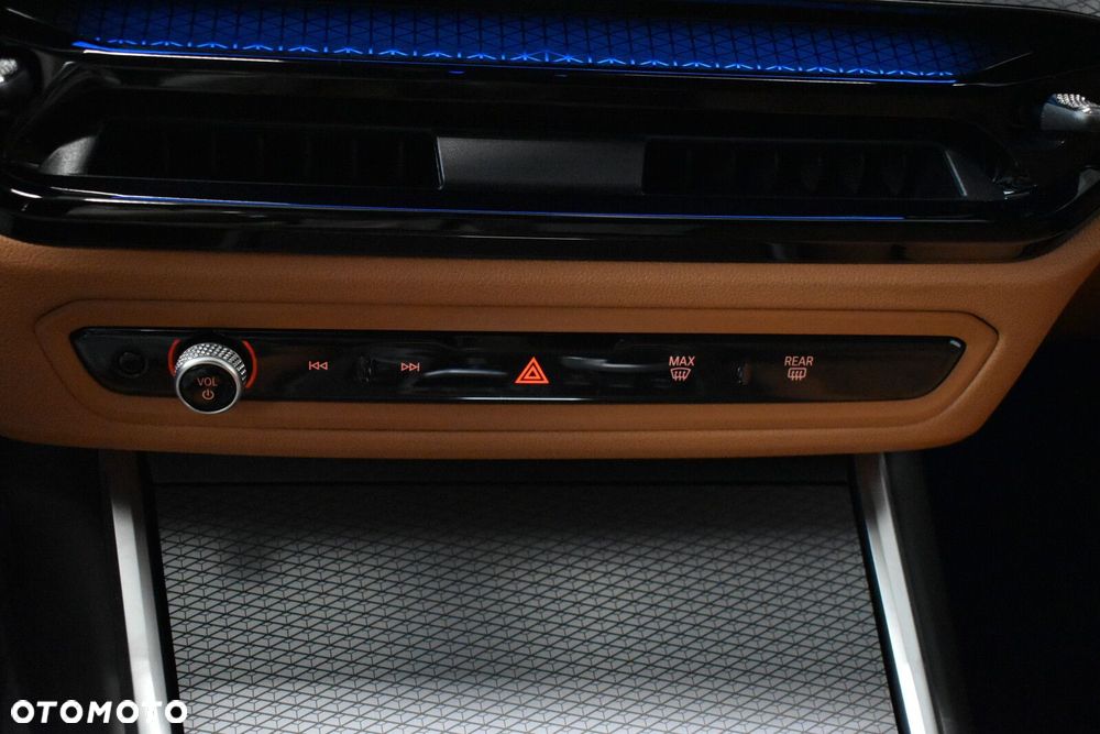BMW Seria 3 318i M Sport - 19
