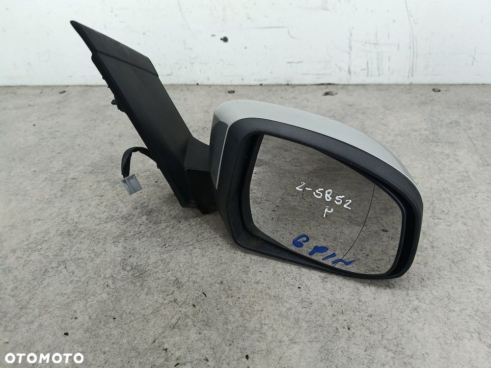 LUSTERKO PRAWE FORD FOCUS II FL 03 - 9