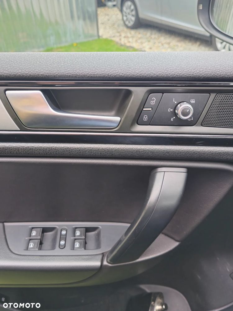 Volkswagen Touareg 3.0 V6 TDI BMT - 24