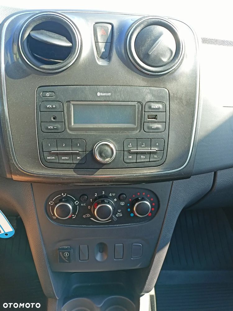 Dacia Sandero - 10
