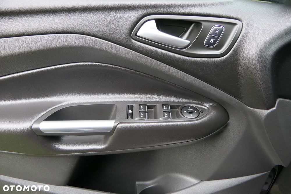 Ford Kuga 1.5 EcoBoost 2x4 ST-Line - 30