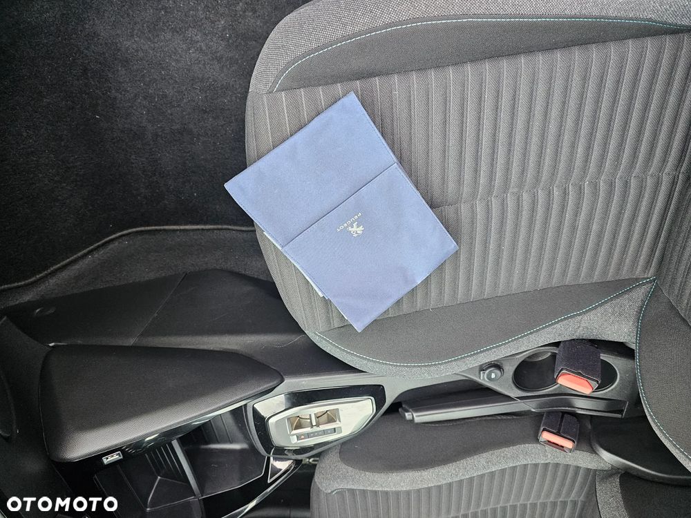 Peugeot 208 - 15