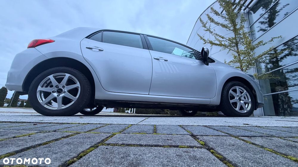 Toyota Auris 1.6 Prestige - 16